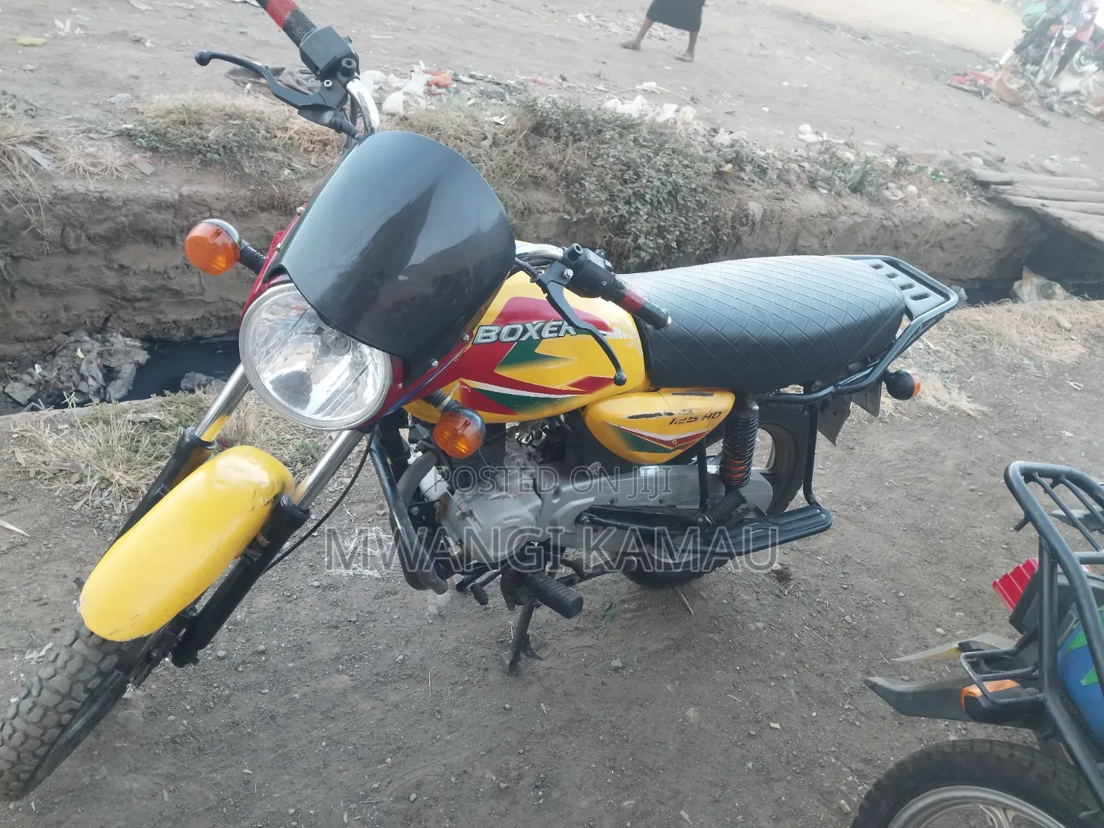 Bajaj Boxer 125 2025 Yellow