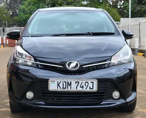 Toyota Vitz 1.3 FWD 5dr 2016 Black
