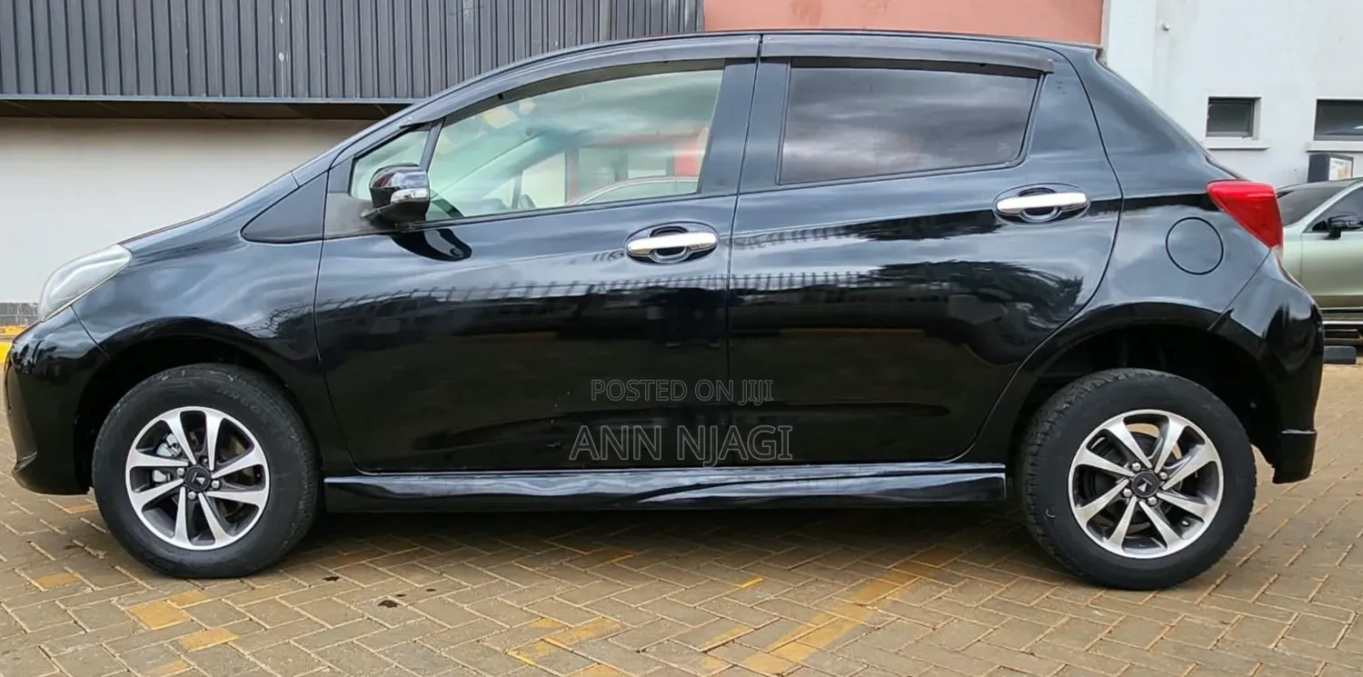 Toyota Vitz 1.3 FWD 5dr 2016 Black