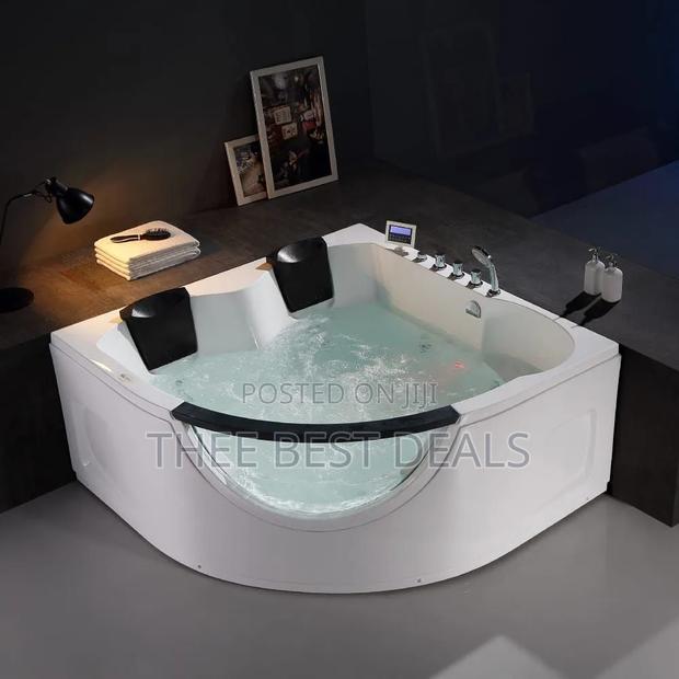 Jacuzzi (White) - thumbnail 2