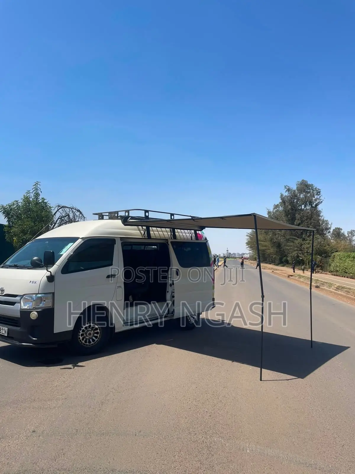 Toyota HiAce 2016 White