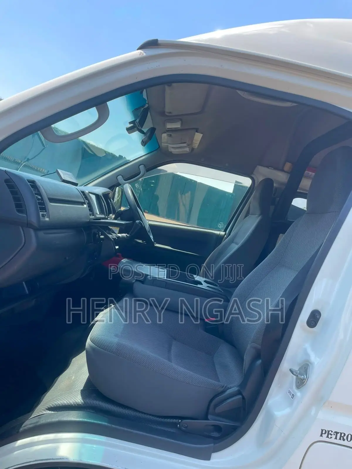 Toyota HiAce 2016 White