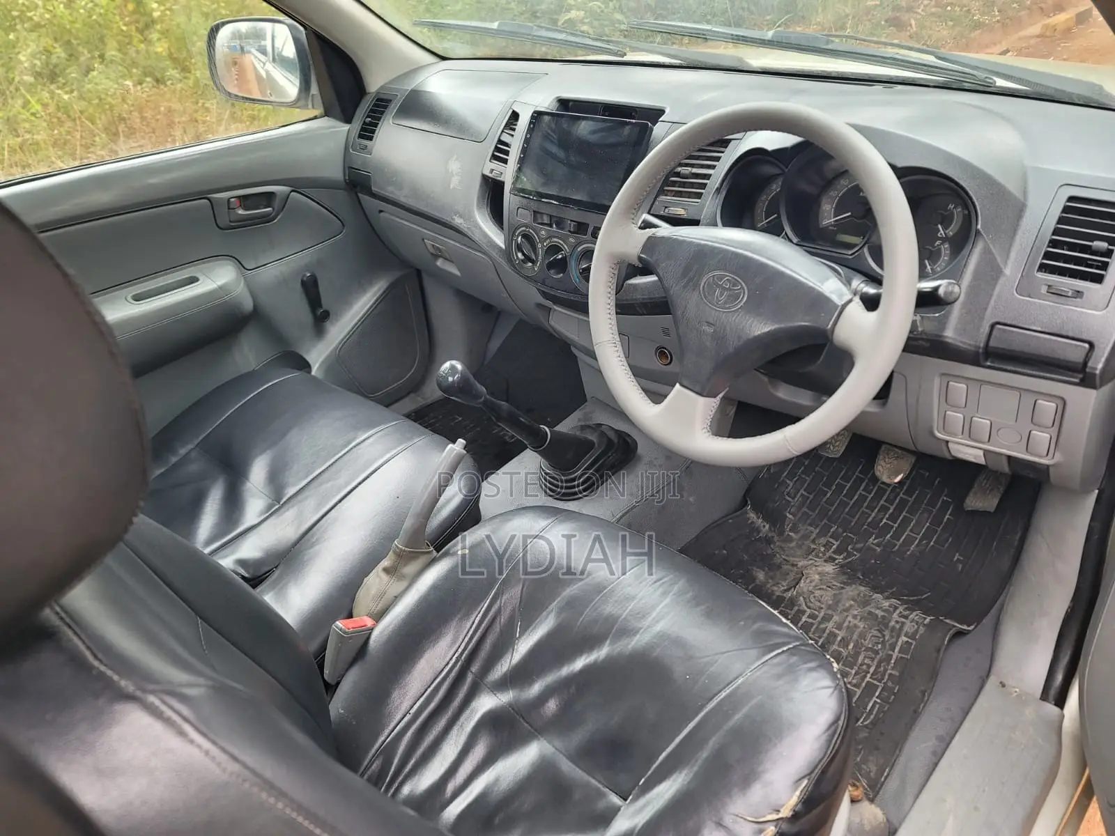 Toyota Hilux 2011 Gold