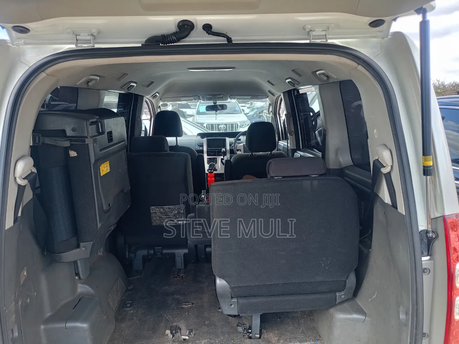 Toyota Noah 2.0 158hp FWD (8 Seater) 2013 Pearl