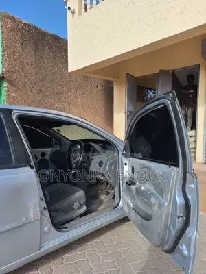 Chevrolet Aveo Sedan 2004 Silver