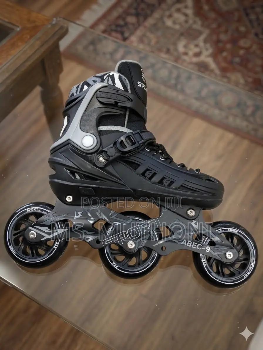 Black 3-Wheel Inline Speed Skate With 100mm Wheels & ABEC-9 Bearings.