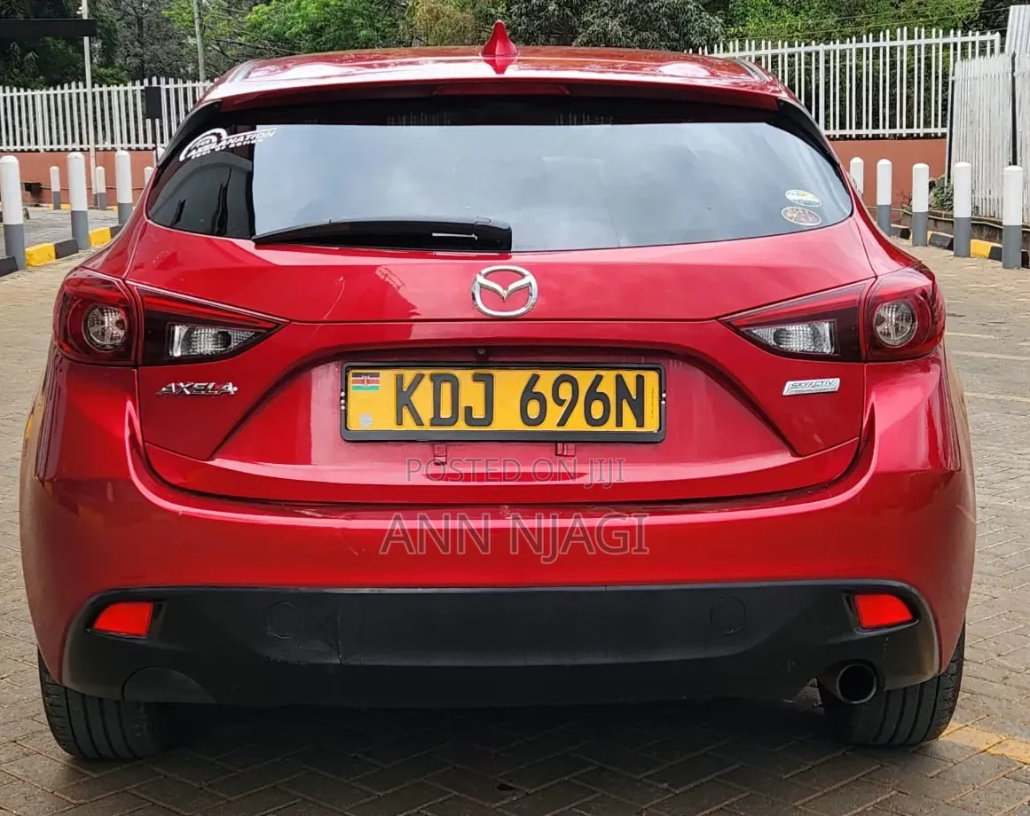 Mazda Axela 2015 Red