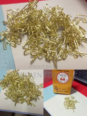 A Hundred Pieces Box Drapery Metal Curtain Hooks
