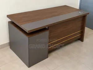 Modern Managerial Desk With Side Storage
