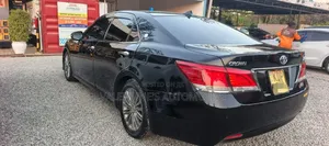 Toyota Crown 2017 Black