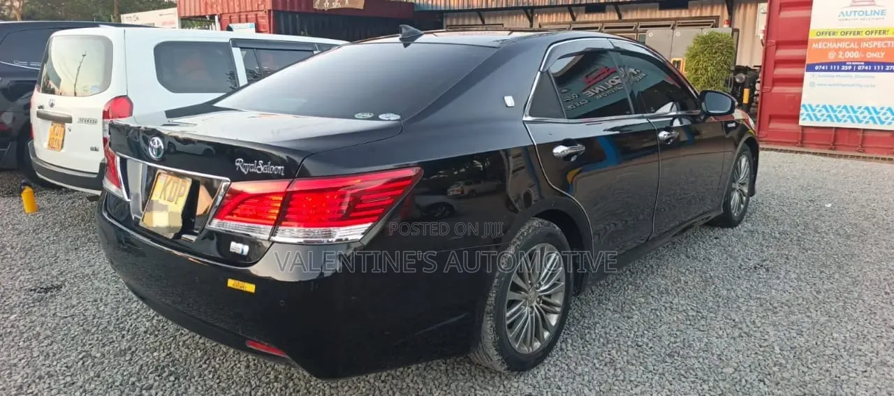 Toyota Crown 2017 Black