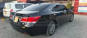 Toyota Crown 2017 Black