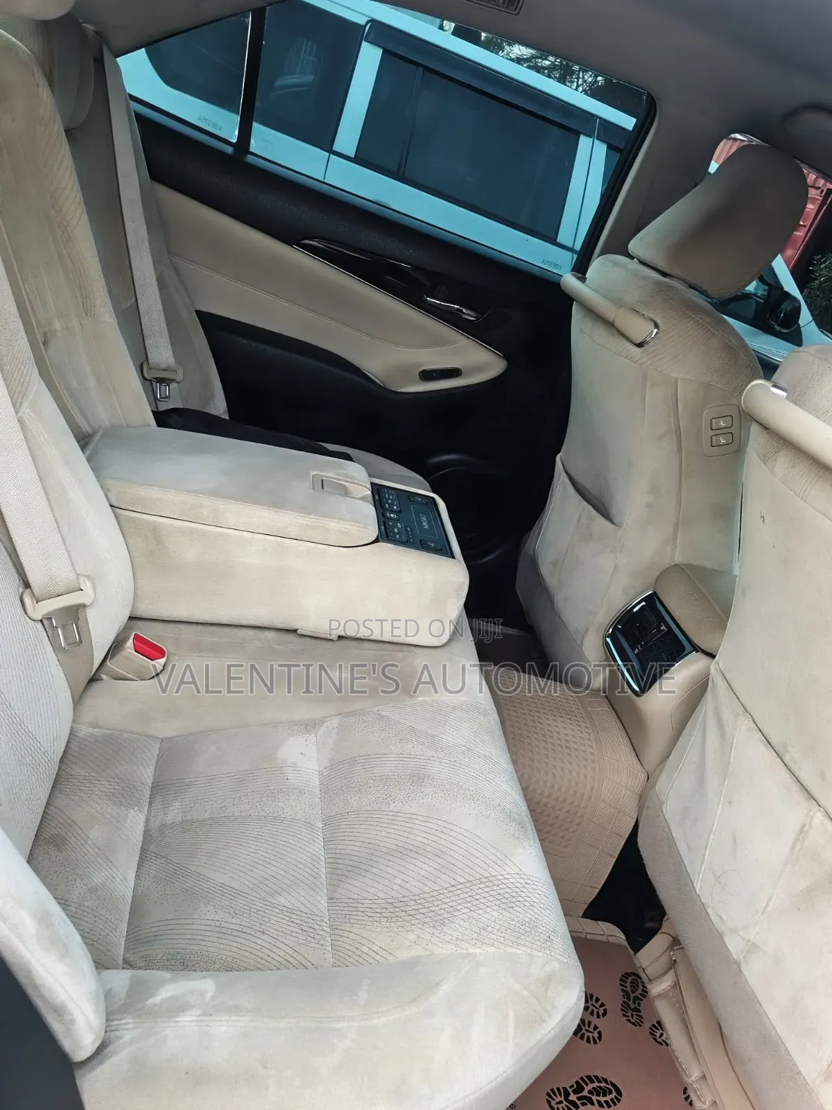 Toyota Crown 2017 Black