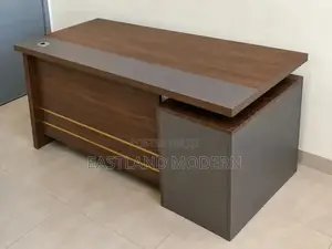 Modern Managerial Desk With Side Storage