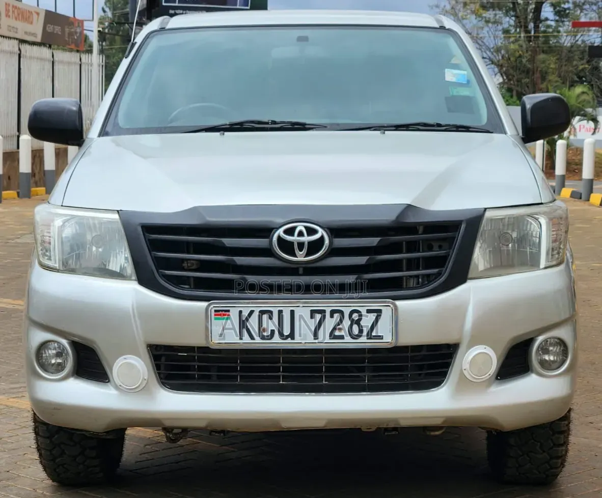 Toyota Hilux 2012 Silver