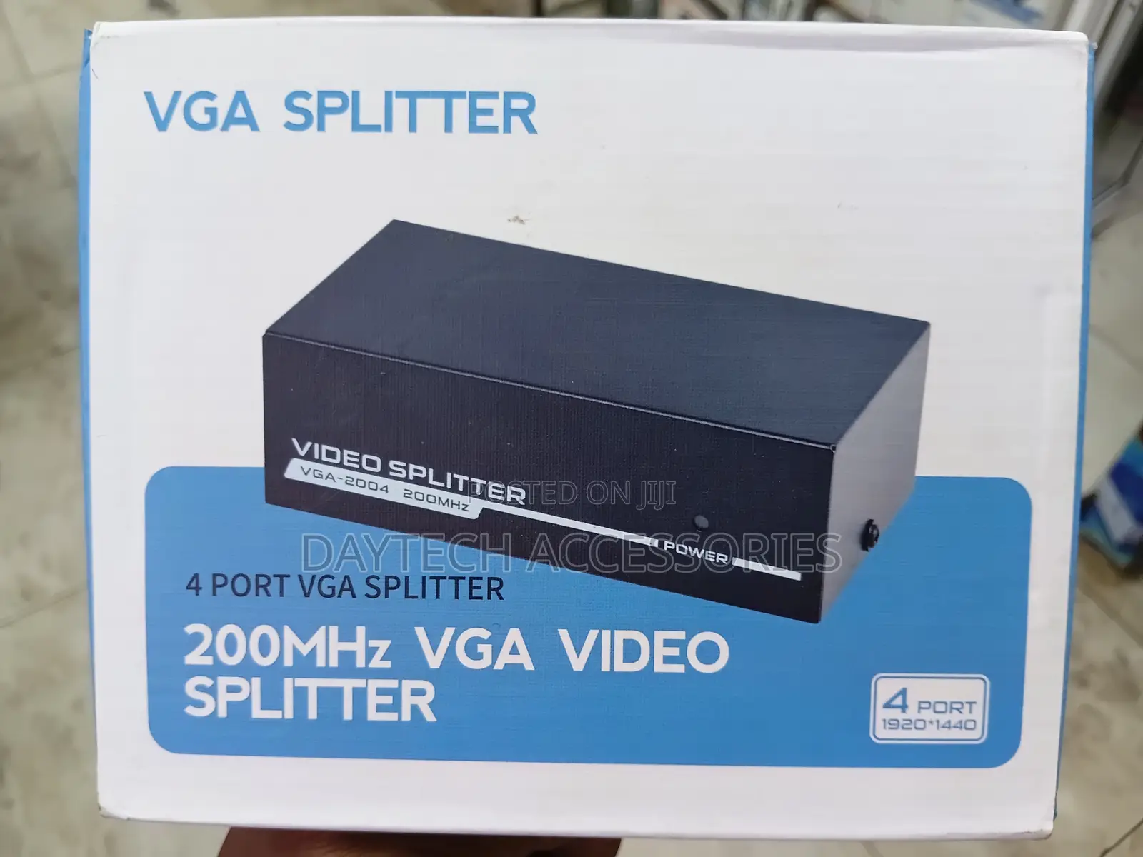 4-Port VGA Video Splitter With a 200MHz Bandwidth.