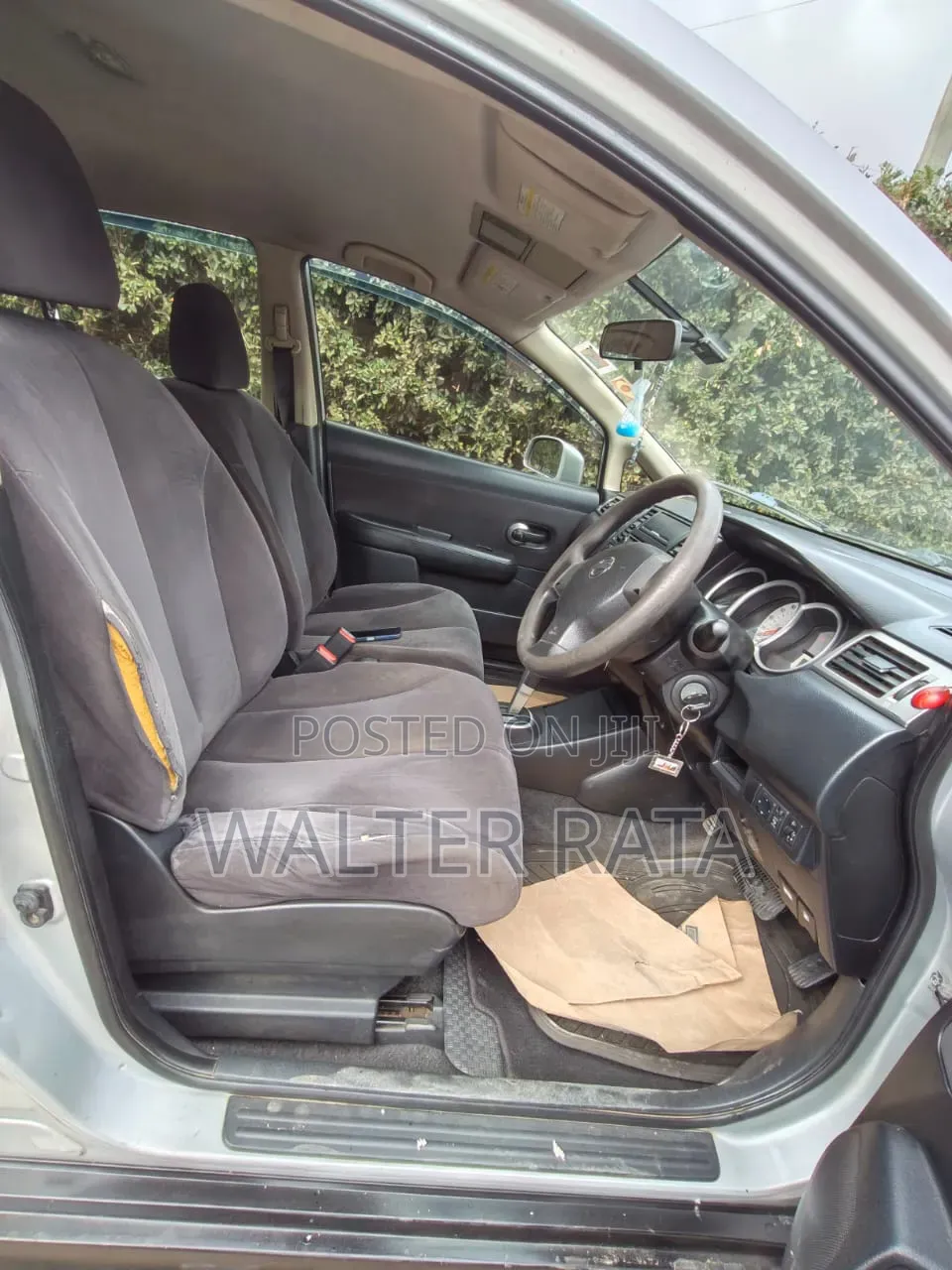 Nissan Tiida 2009 Silver