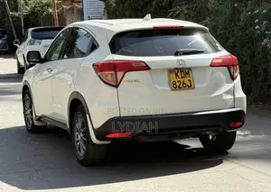 Honda Vezel 2016 White
