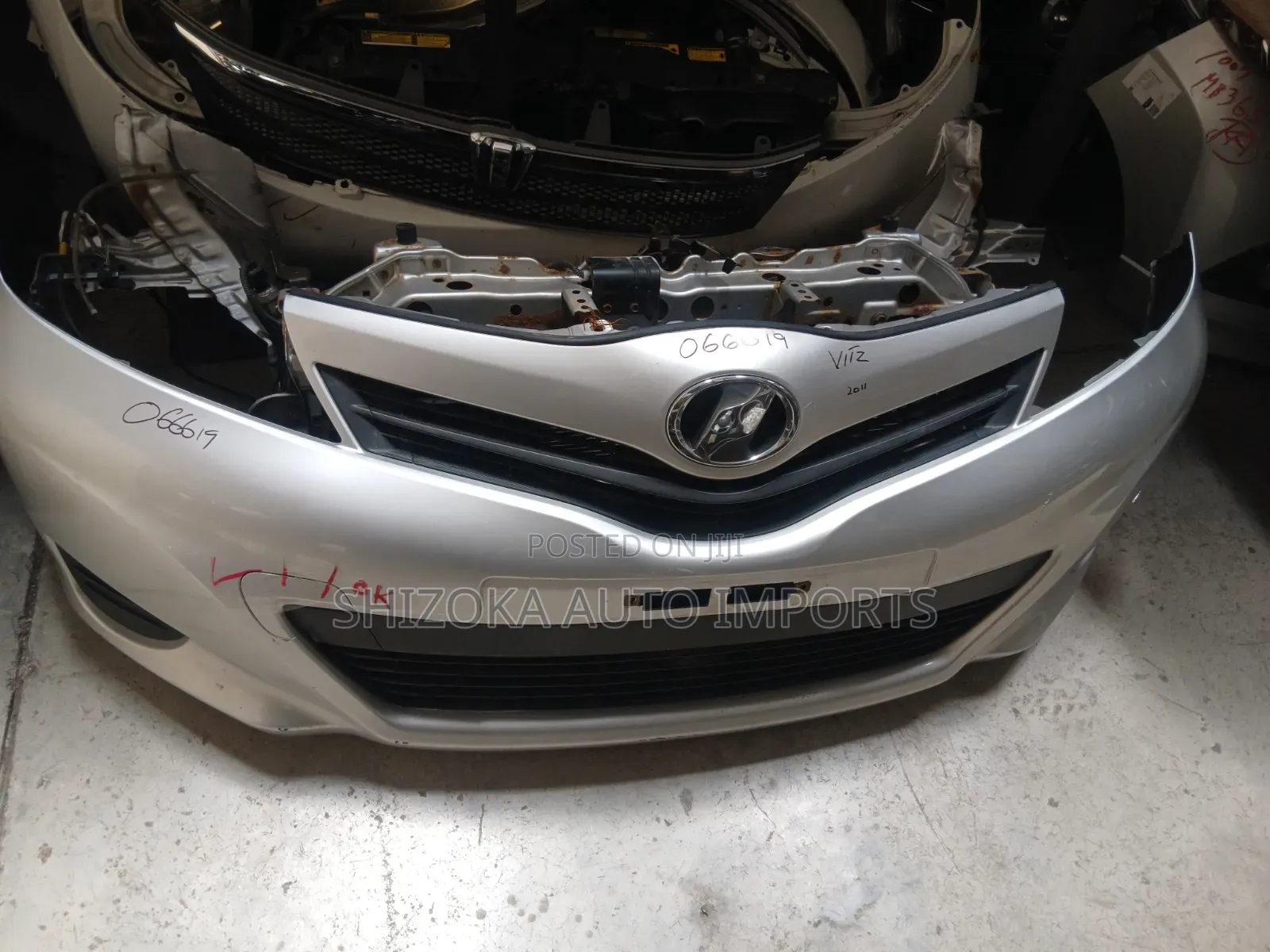 Toyota Vitz 2011 Nosecut