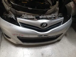 Toyota Vitz 2011 Nosecut