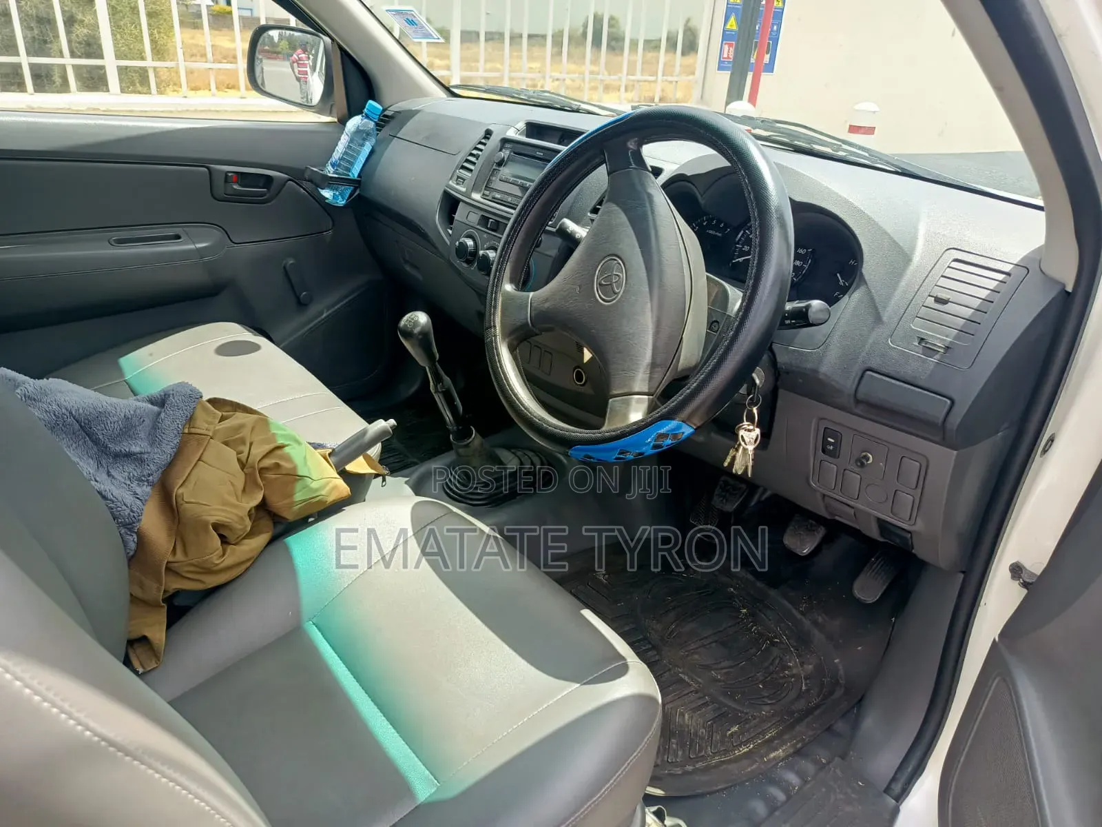 Toyota Hilux SR HI-RIDER 2015 White