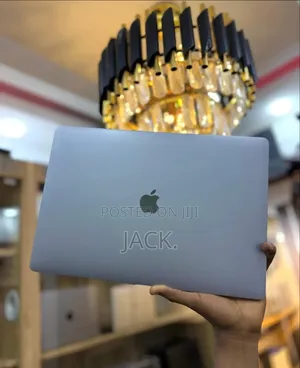 Laptop Apple MacBook 2019 32GB Intel Core i9 SSD 2T