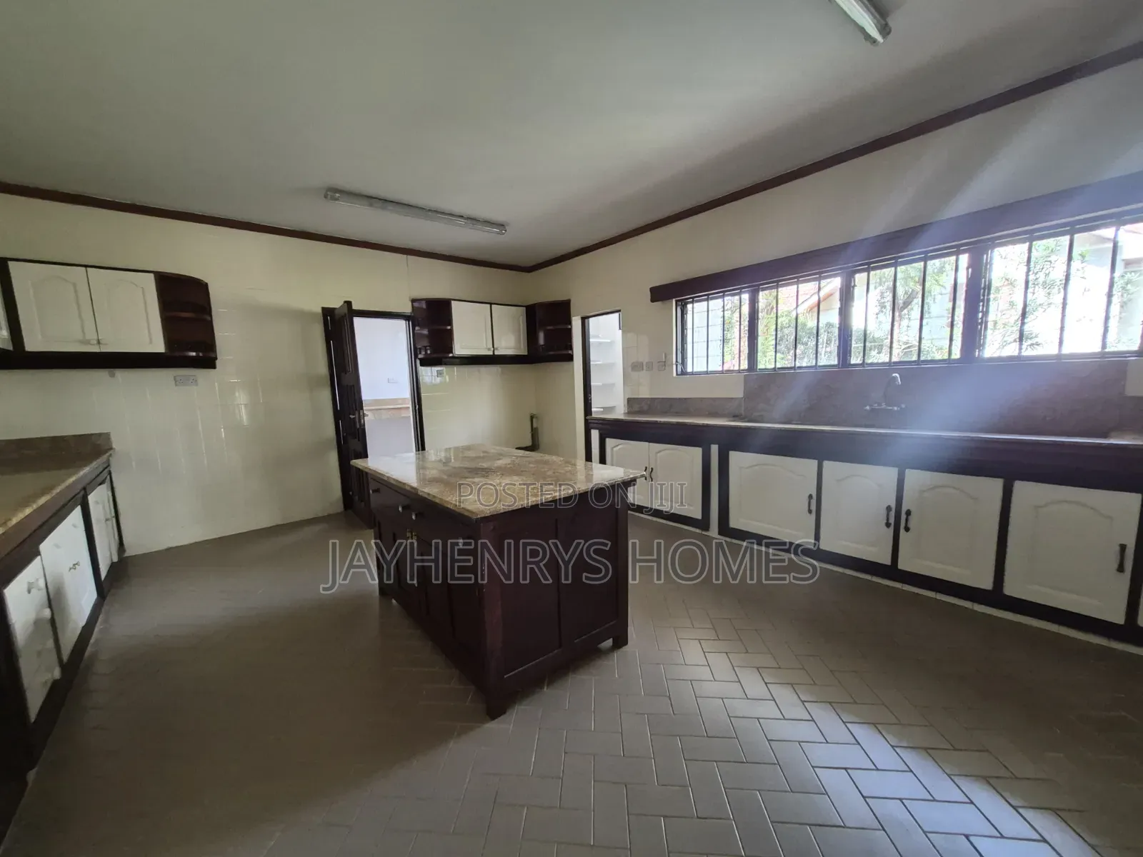 5bdrm House in Runda for rent