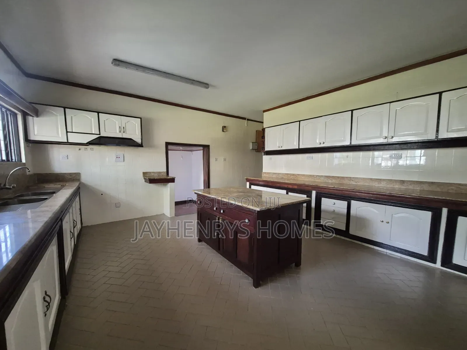 5bdrm House in Runda for rent