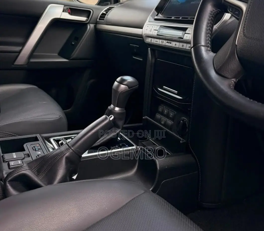Toyota Land Cruiser Prado 2.8 2021 Black