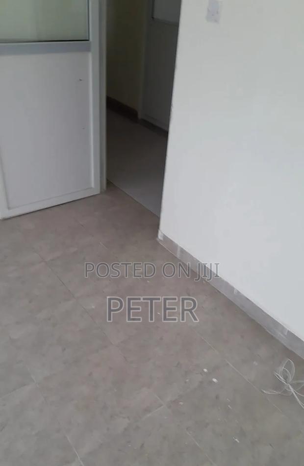 Office to Let - main view