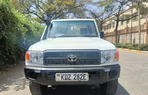 Toyota Land Cruiser 2012 White
