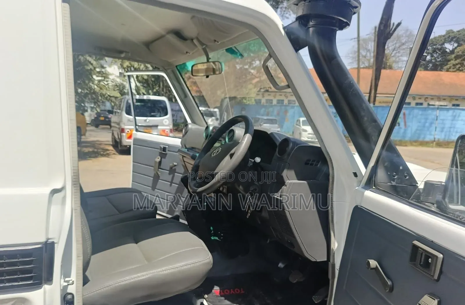 Toyota Land Cruiser 2012 White