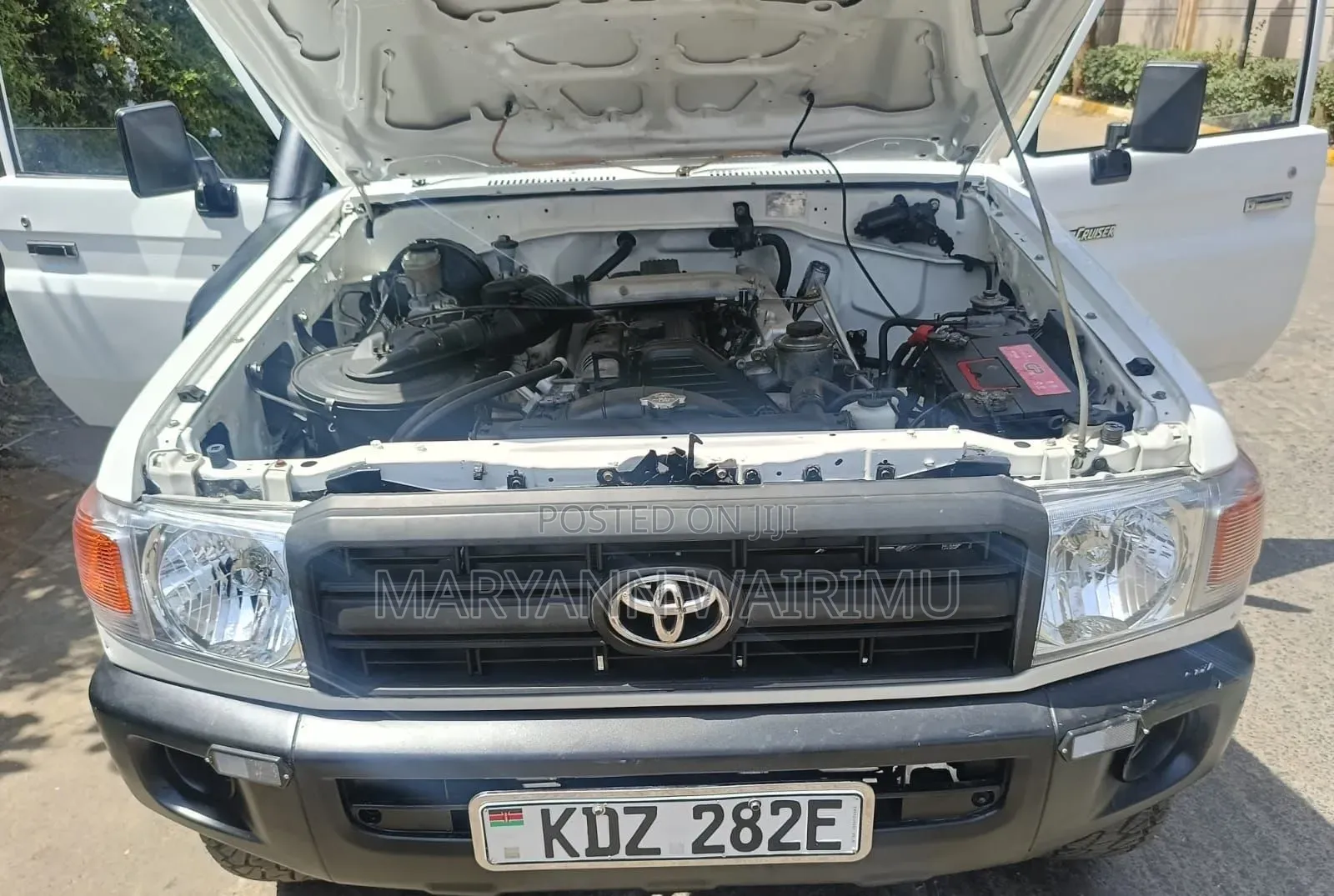 Toyota Land Cruiser 2012 White