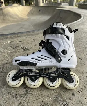 Professional 4 Wheel 80 Mm Skates (42-46)
