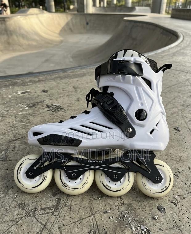 Professional 4 Wheel 80 Mm Skates (42-46)