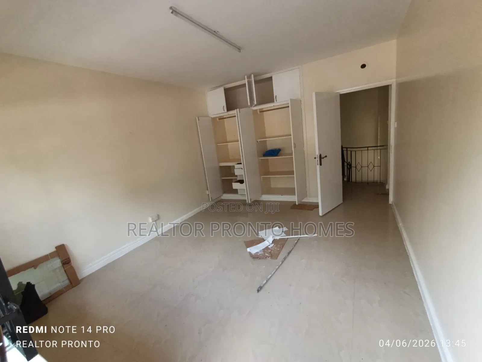 Commercial 3 Bedrooms Massionatte for Office Use
