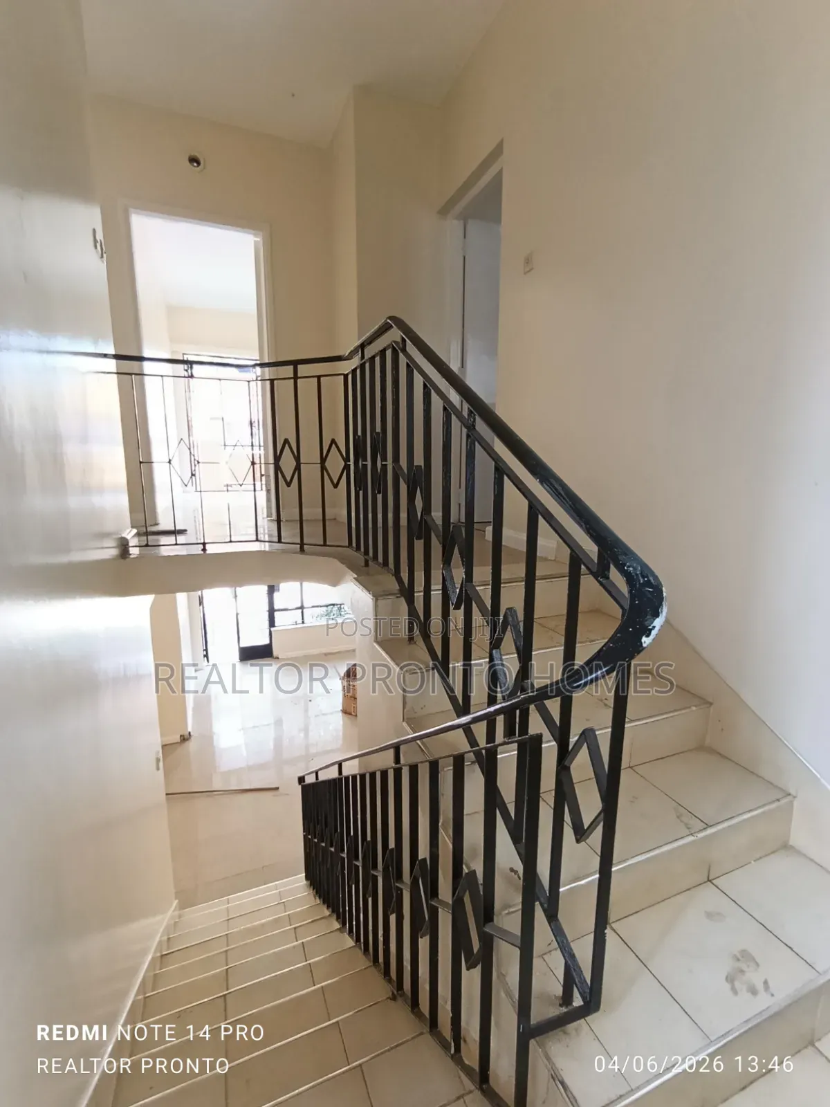 Commercial 3 Bedrooms Massionatte for Office Use