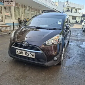 Toyota Sienta 1.5 FWD (6-seater) 2015 Purple