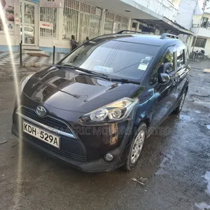 Toyota Sienta 1.5 FWD (6-seater) 2015 Purple