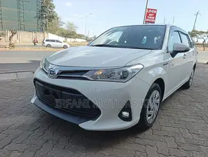 Toyota Corolla Fielder 1.5 Hybrid FWD 2019 White