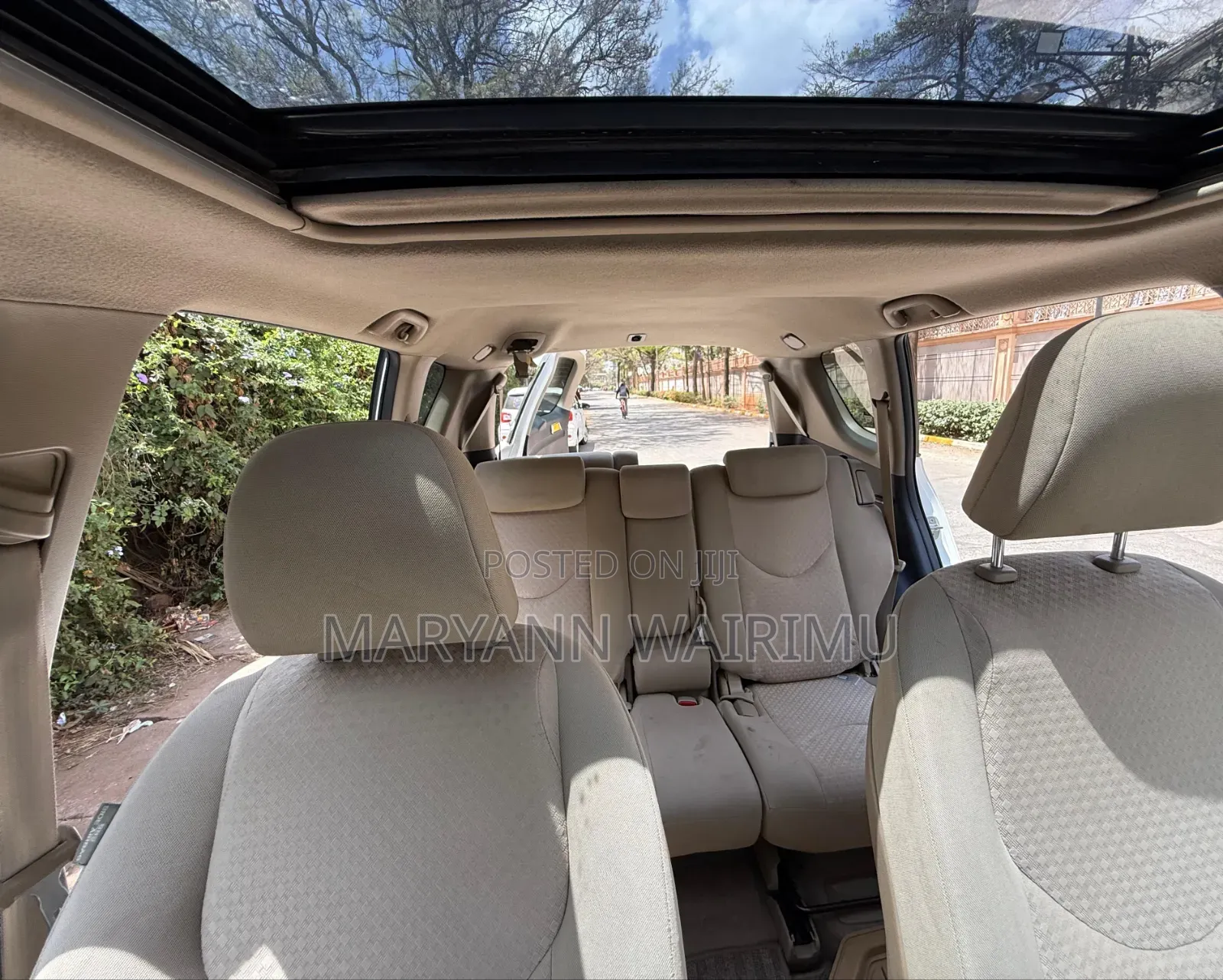 Toyota Vanguard 2010 White