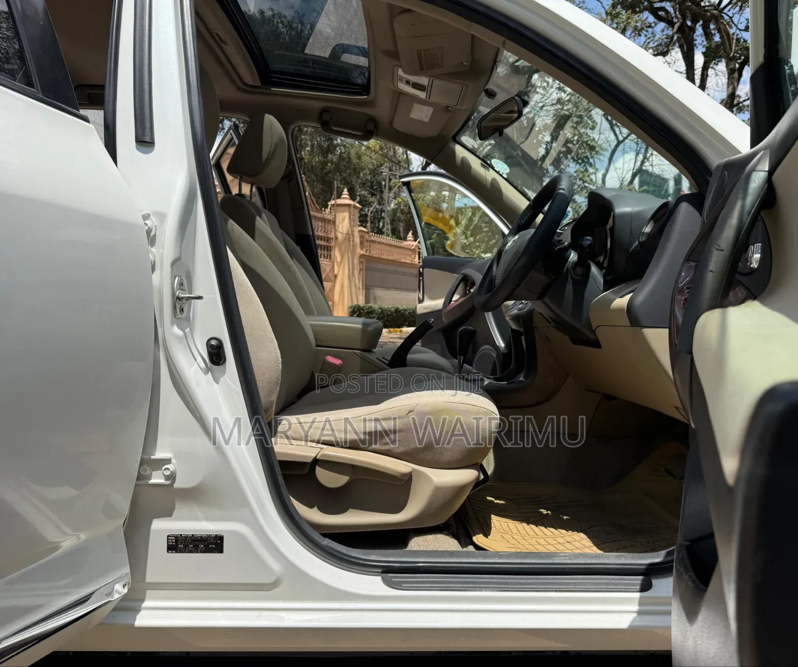 Toyota Vanguard 2010 White