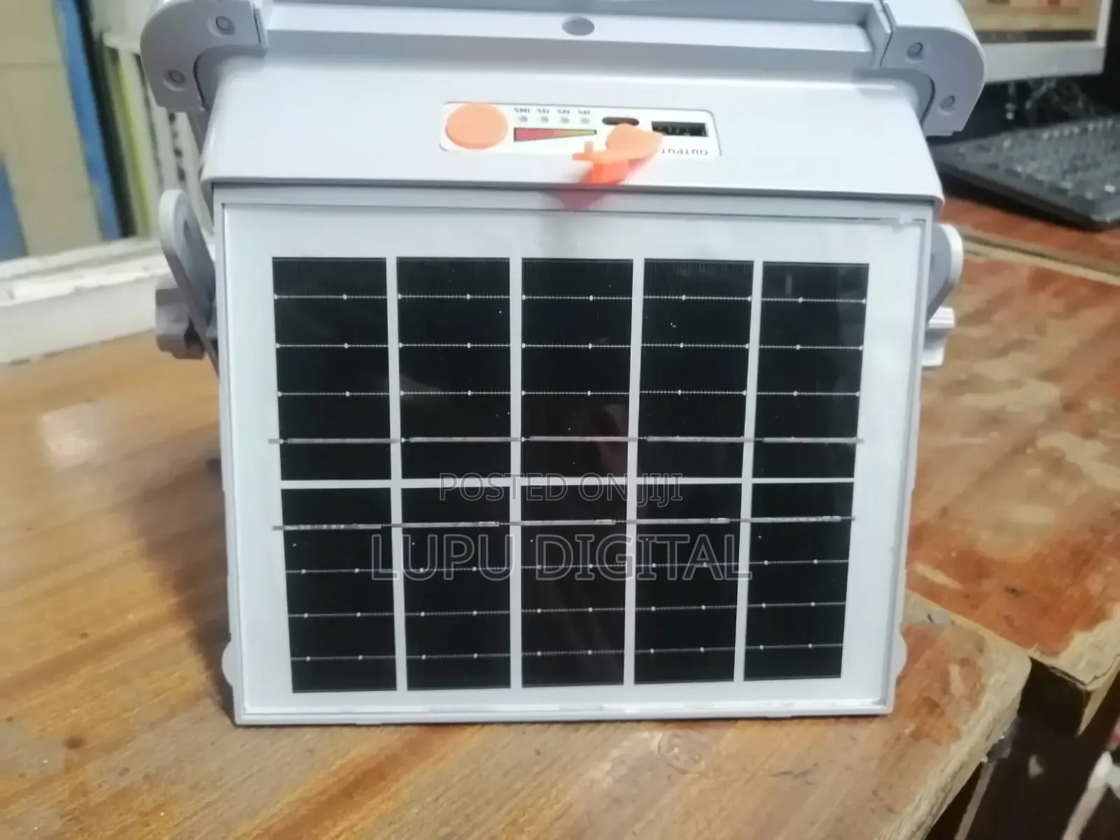 Rechargeable Solar Outdoor Light 300watts
