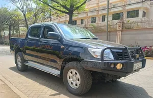 Toyota Hilux 2013 Black