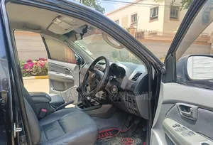 Toyota Hilux 2013 Black