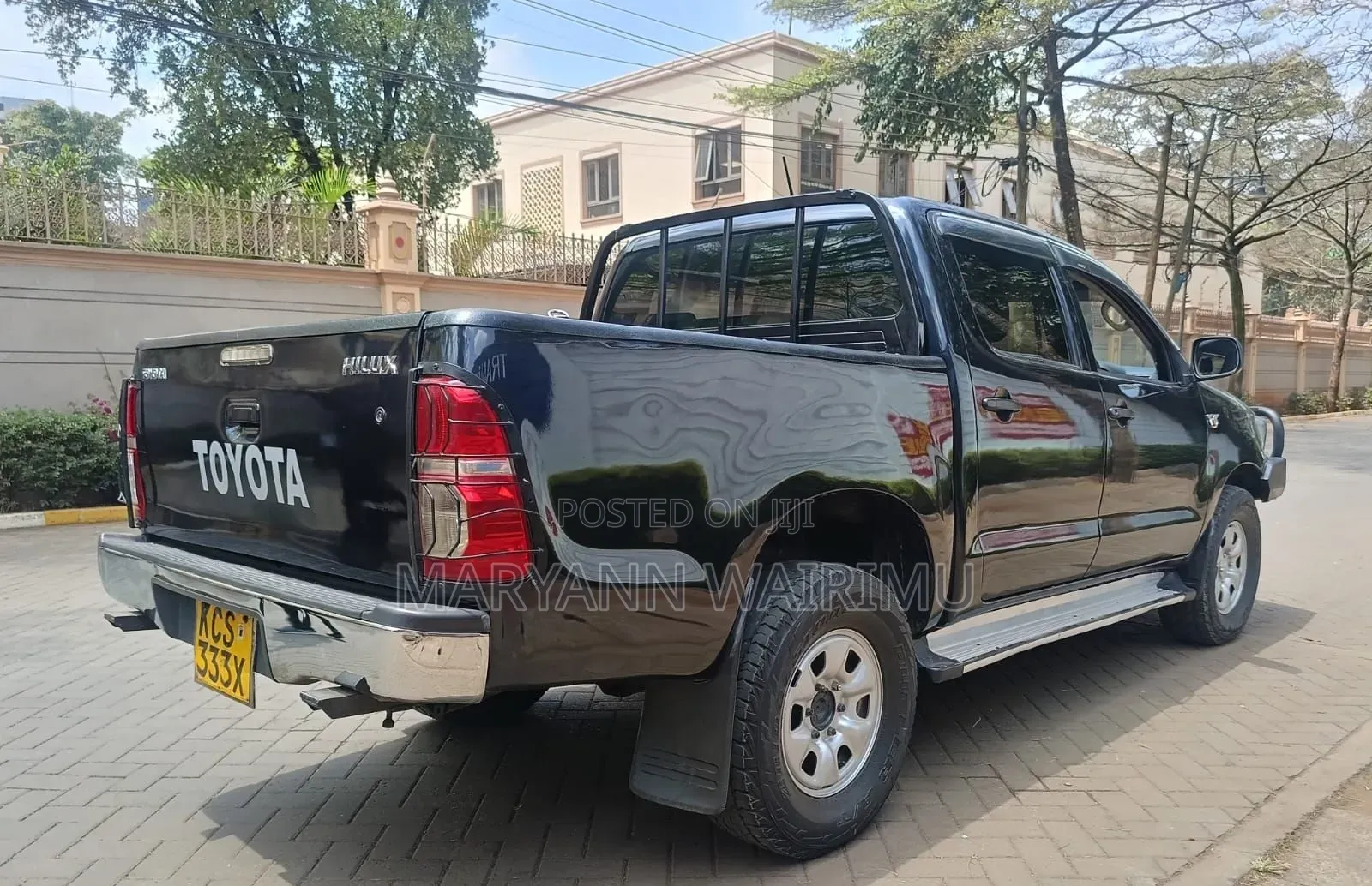 Toyota Hilux 2013 Black