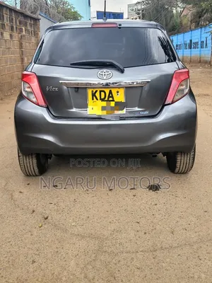 Toyota Vitz 2014 Gray