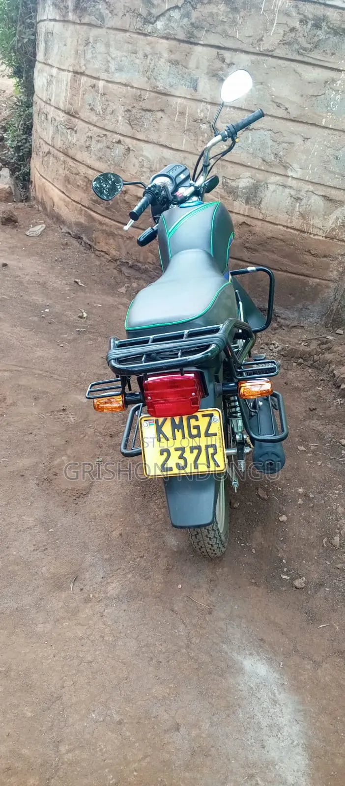 New Honda CB 2025 Blue