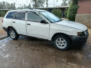 Nissan Advan 2002 White