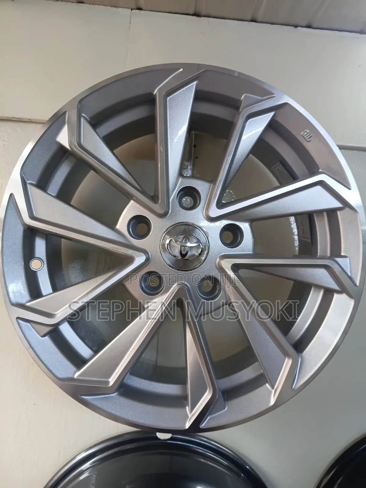 Toyota Noah ,Voxy, Auris ,Serena ,15inch Wheels